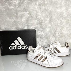 Sz  8.5 woman's Adidas Grand Court FZ3510 Unisex White Synthetic Leather Lace Up